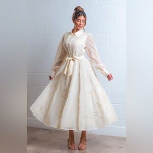 LIVE SHOW STARTING NOW🌸🌸🏃‍♀️LA CREME Chic  Lace Long Sleeve Dress,